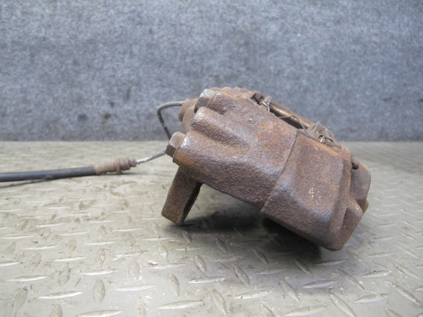 2003-2009 Lexus UZJ120L GX470 Front Left & Right Side Brake Caliper Set of 2