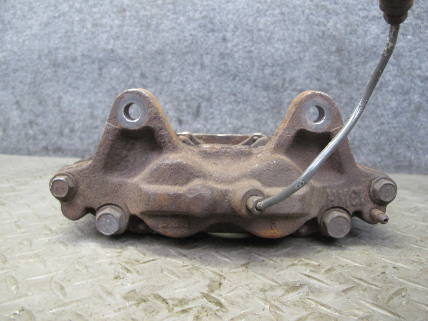 2003-2009 Lexus UZJ120L GX470 Front Left & Right Side Brake Caliper Set of 2