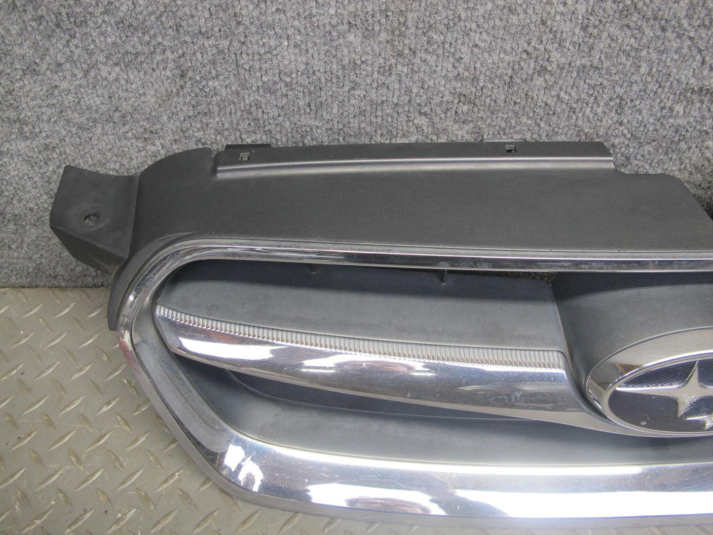 08-09 Subaru Legacy Sedan Front Bumper Grille w Badge Logo OEM
