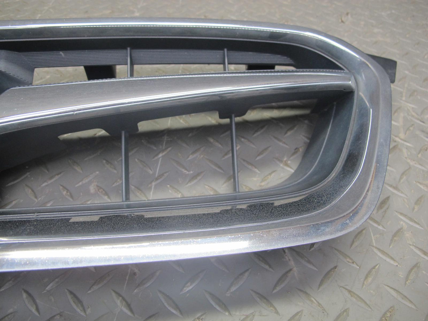 08-09 Subaru Legacy Sedan Front Bumper Grille w Badge Logo OEM