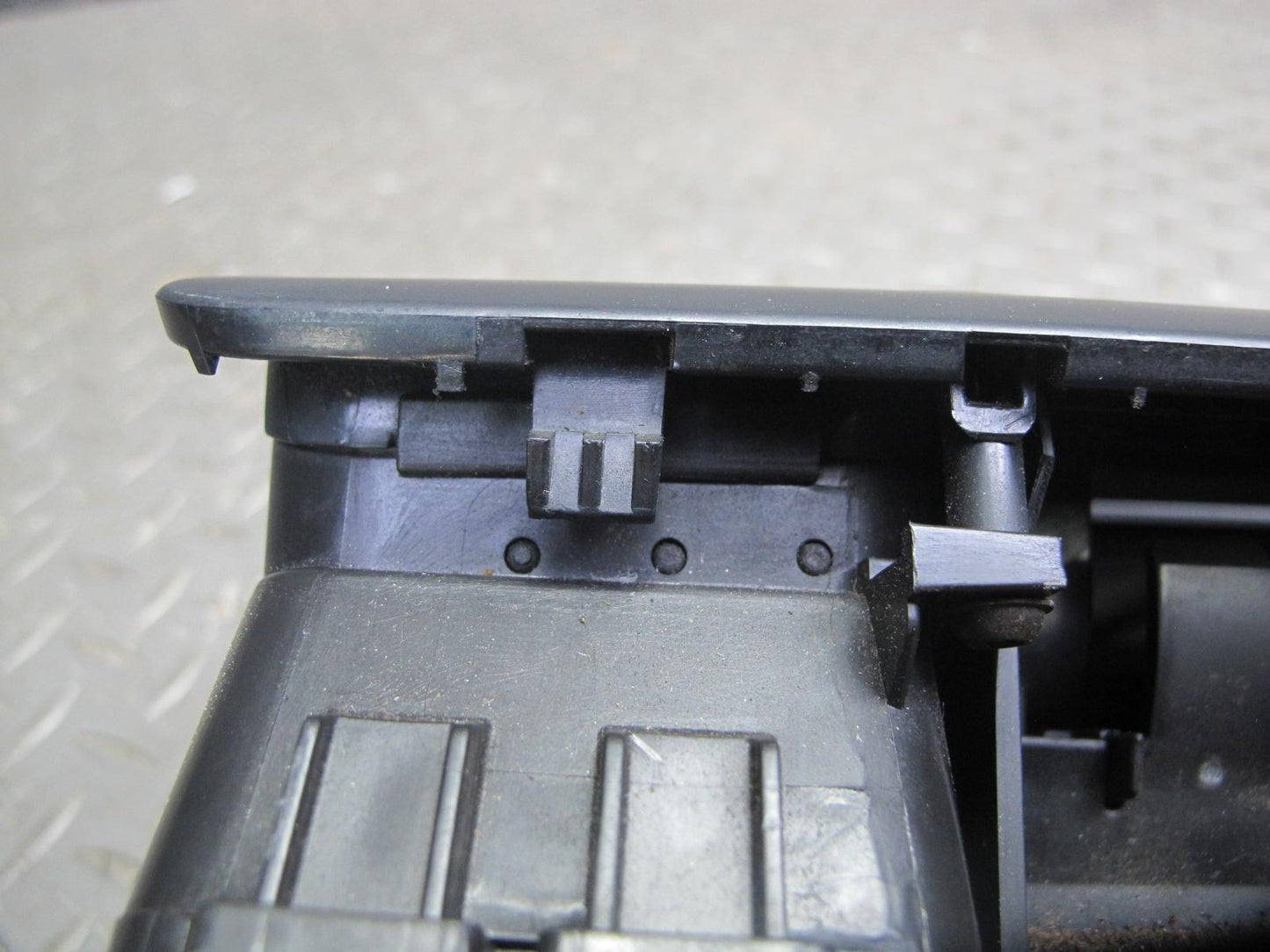 2005 Subaru Legacy GT Dash Center Air Vent w Storage & Clock Assembly Black OEM
