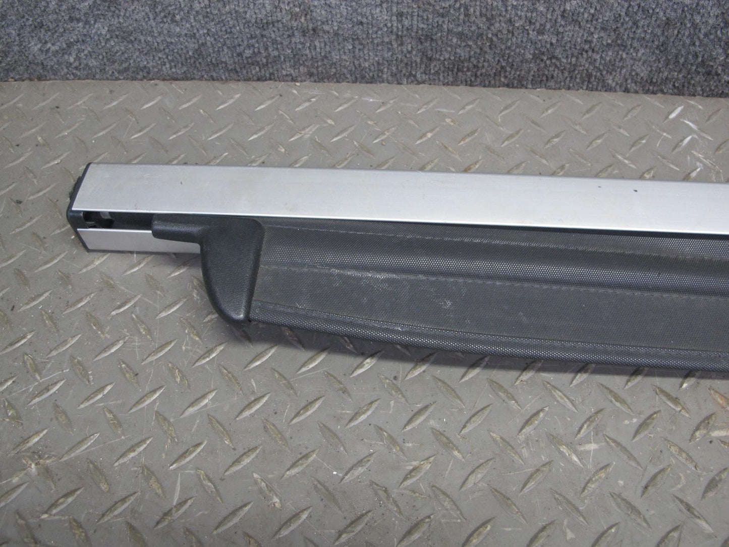 05-07 Subaru Outback Legacy Wagon Rear Retractable Luggage Compartment Cover OEM