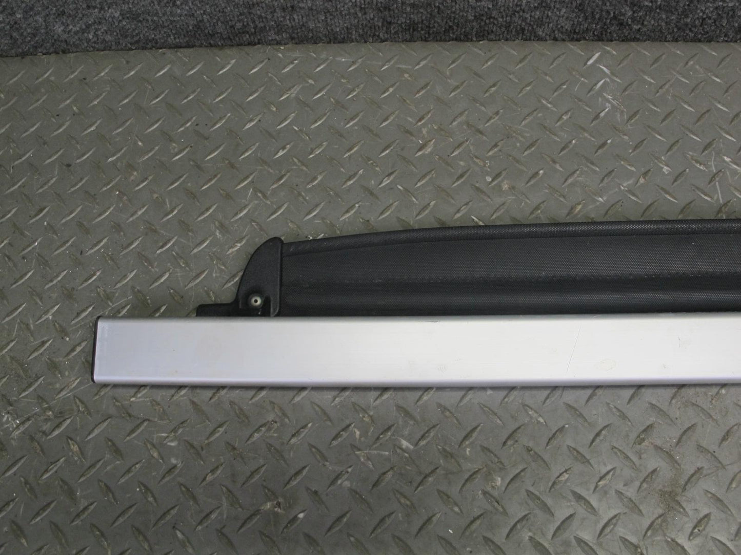 05-07 Subaru Outback Legacy Wagon Rear Retractable Luggage Compartment Cover OEM