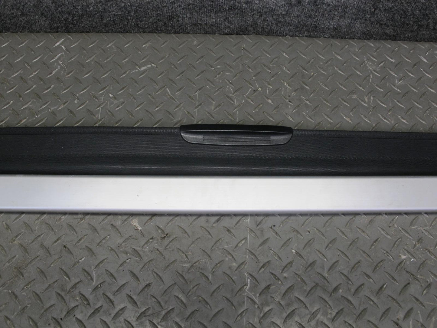 05-07 Subaru Outback Legacy Wagon Rear Retractable Luggage Compartment Cover OEM