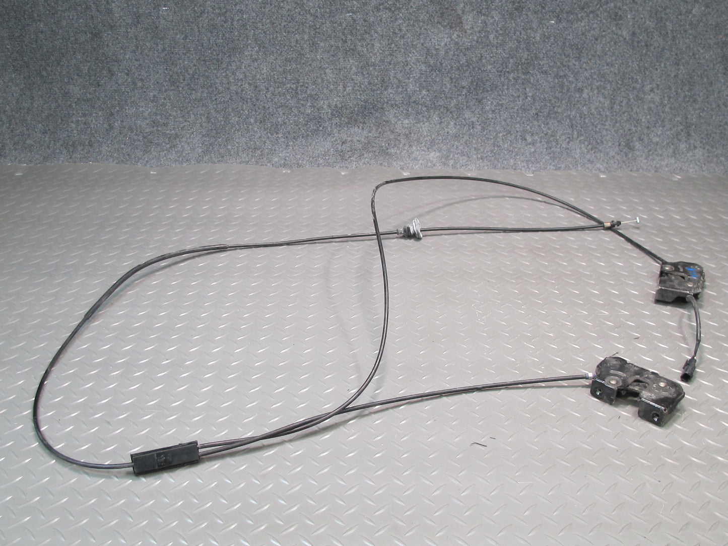 09-20 Nissan Z34 370Z Left & Right Hood Lock Latch w Release Cable Set Assy OEM