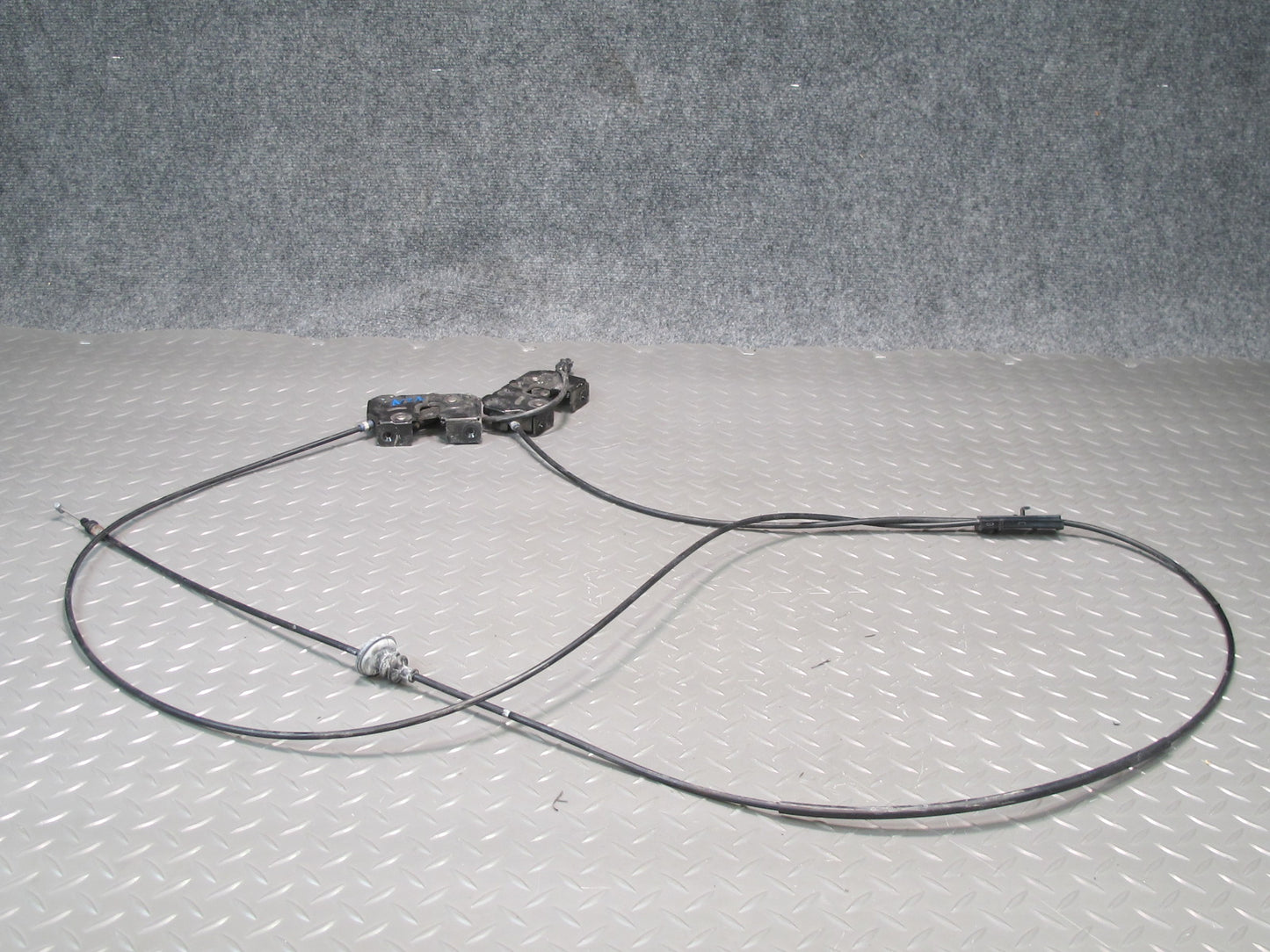 09-20 Nissan Z34 370Z Left & Right Hood Lock Latch w Release Cable Set Assy OEM