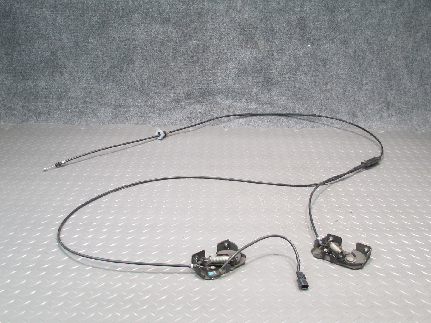 09-20 Nissan Z34 370Z Left & Right Hood Lock Latch w Release Cable Set Assy OEM