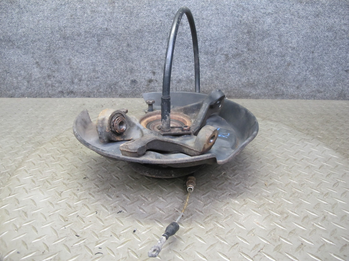 90-95 Mercedes W124 300D RWD Rear Left Spindle Knuckle Wheel Hub Bearing OEM