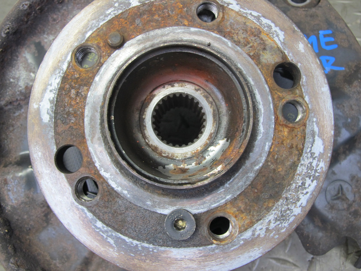 90-95 Mercedes W124 300D RWD Rear Right Spindle Knuckle Wheel Hub Bearing OEM