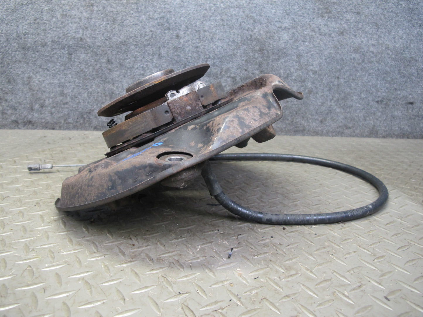 90-95 Mercedes W124 300D RWD Rear Right Spindle Knuckle Wheel Hub Bearing OEM