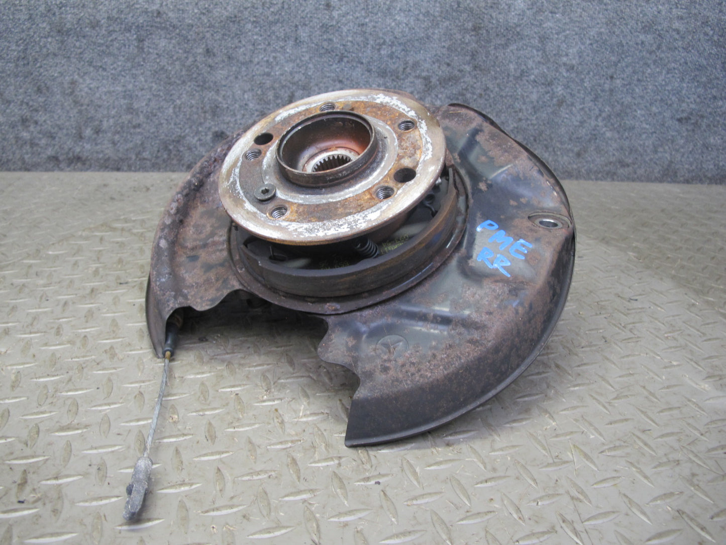 90-95 Mercedes W124 300D RWD Rear Right Spindle Knuckle Wheel Hub Bearing OEM