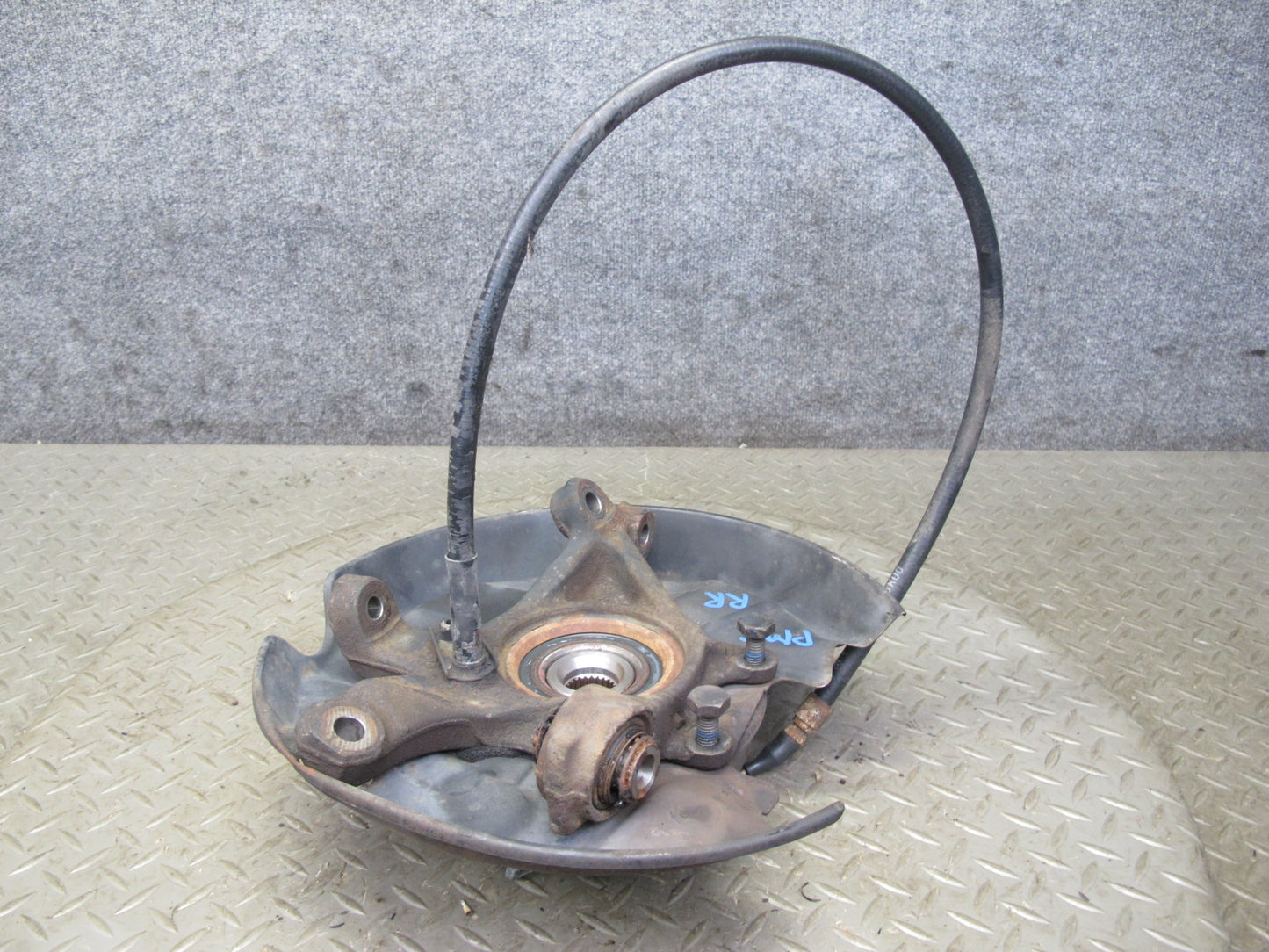 90-95 Mercedes W124 300D RWD Rear Right Spindle Knuckle Wheel Hub Bearing OEM