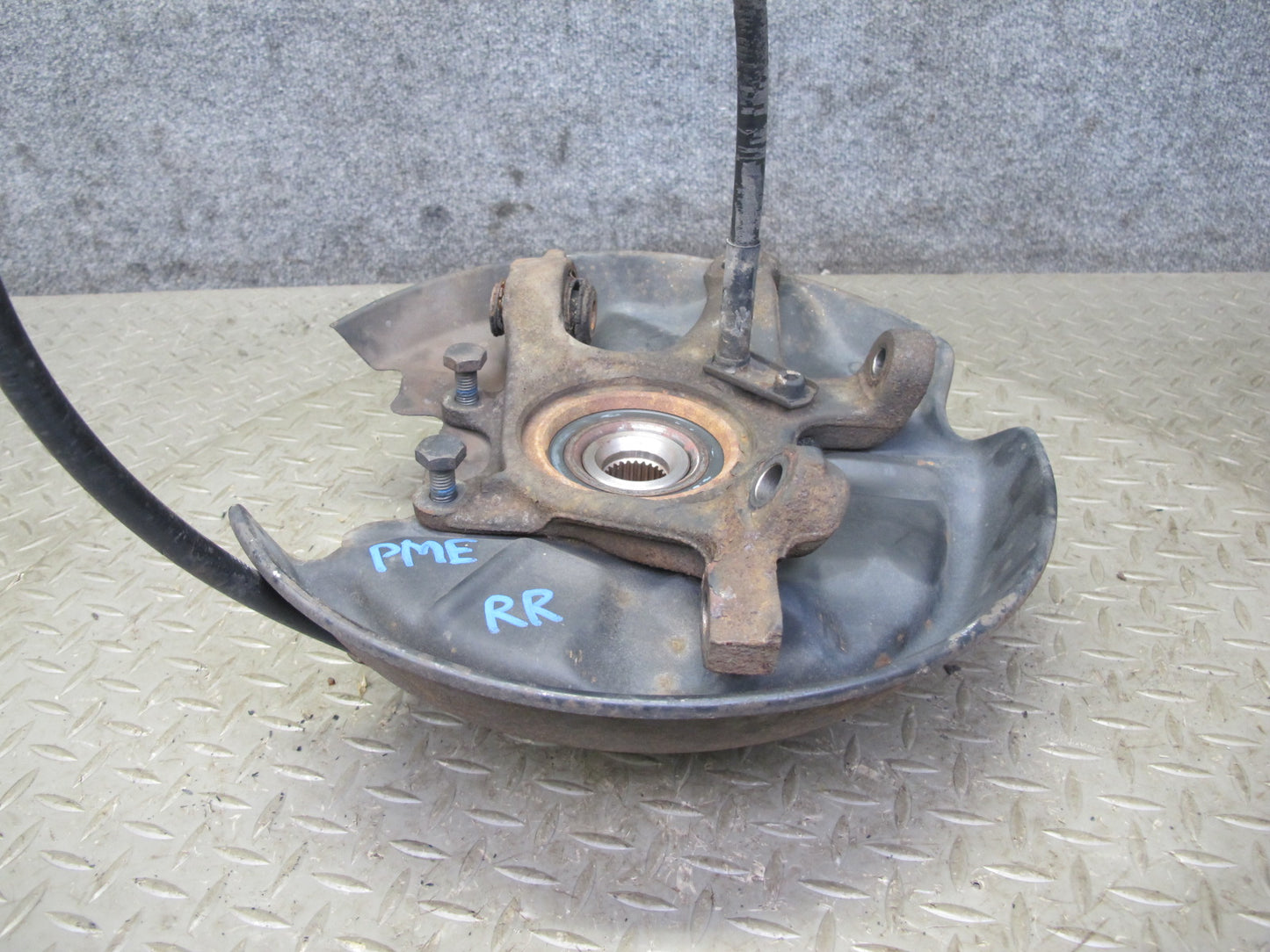 90-95 Mercedes W124 300D RWD Rear Right Spindle Knuckle Wheel Hub Bearing OEM