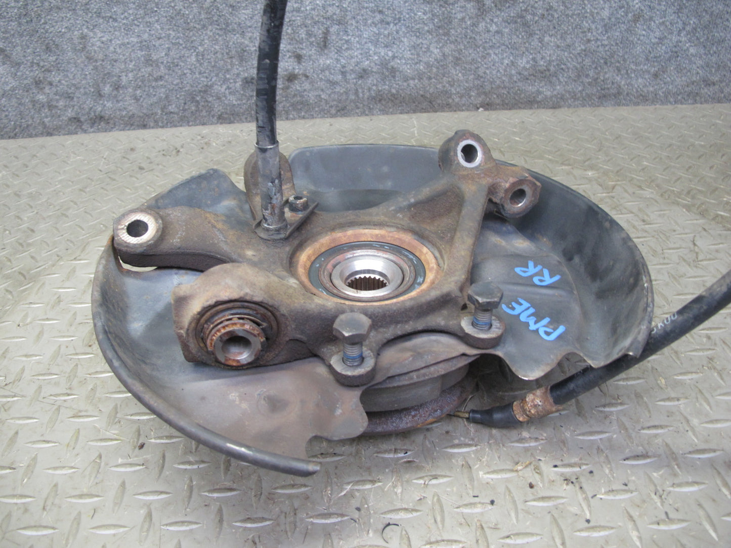 90-95 Mercedes W124 300D RWD Rear Right Spindle Knuckle Wheel Hub Bearing OEM