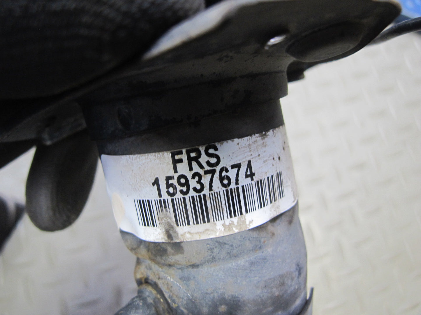 2008 Hummer H2 Fuel Tank Filler Neck Pipe Line w Cap 15937674