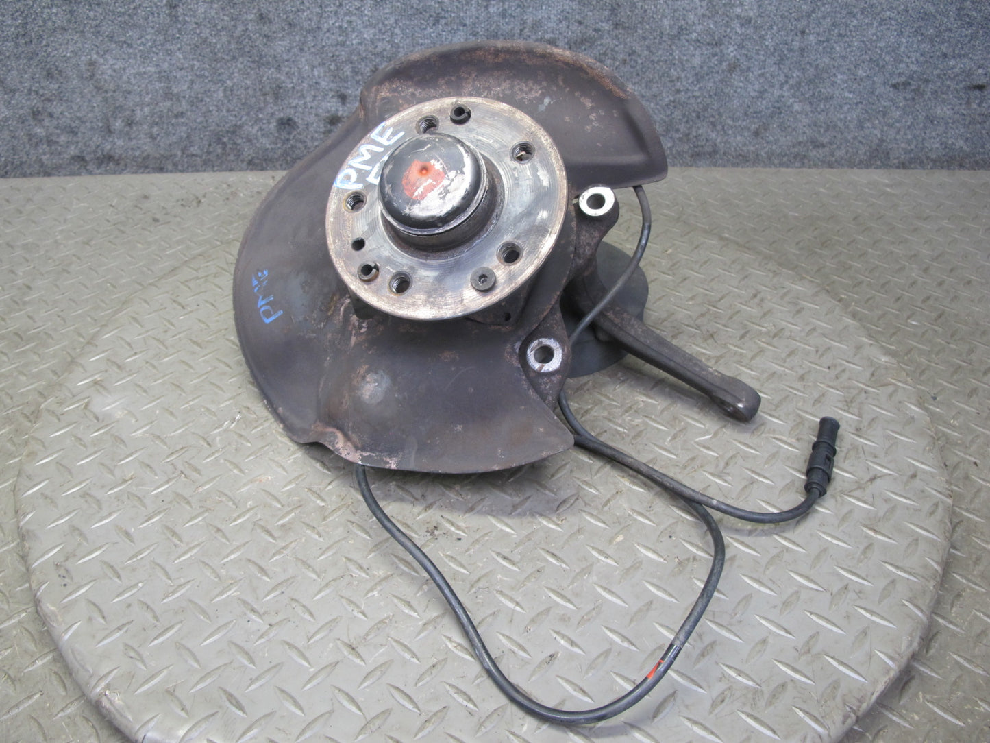 90-95 Mercedes W124 300D Front Left Spindle Knuckle Wheel Hub W/ ABS Sensor OEM