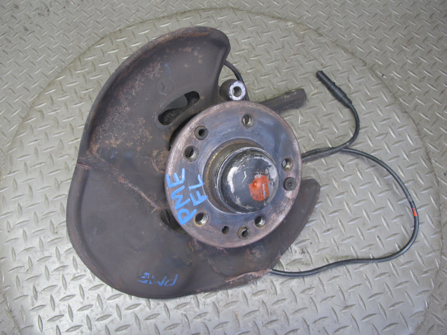 90-95 Mercedes W124 300D Front Left Spindle Knuckle Wheel Hub W/ ABS Sensor OEM