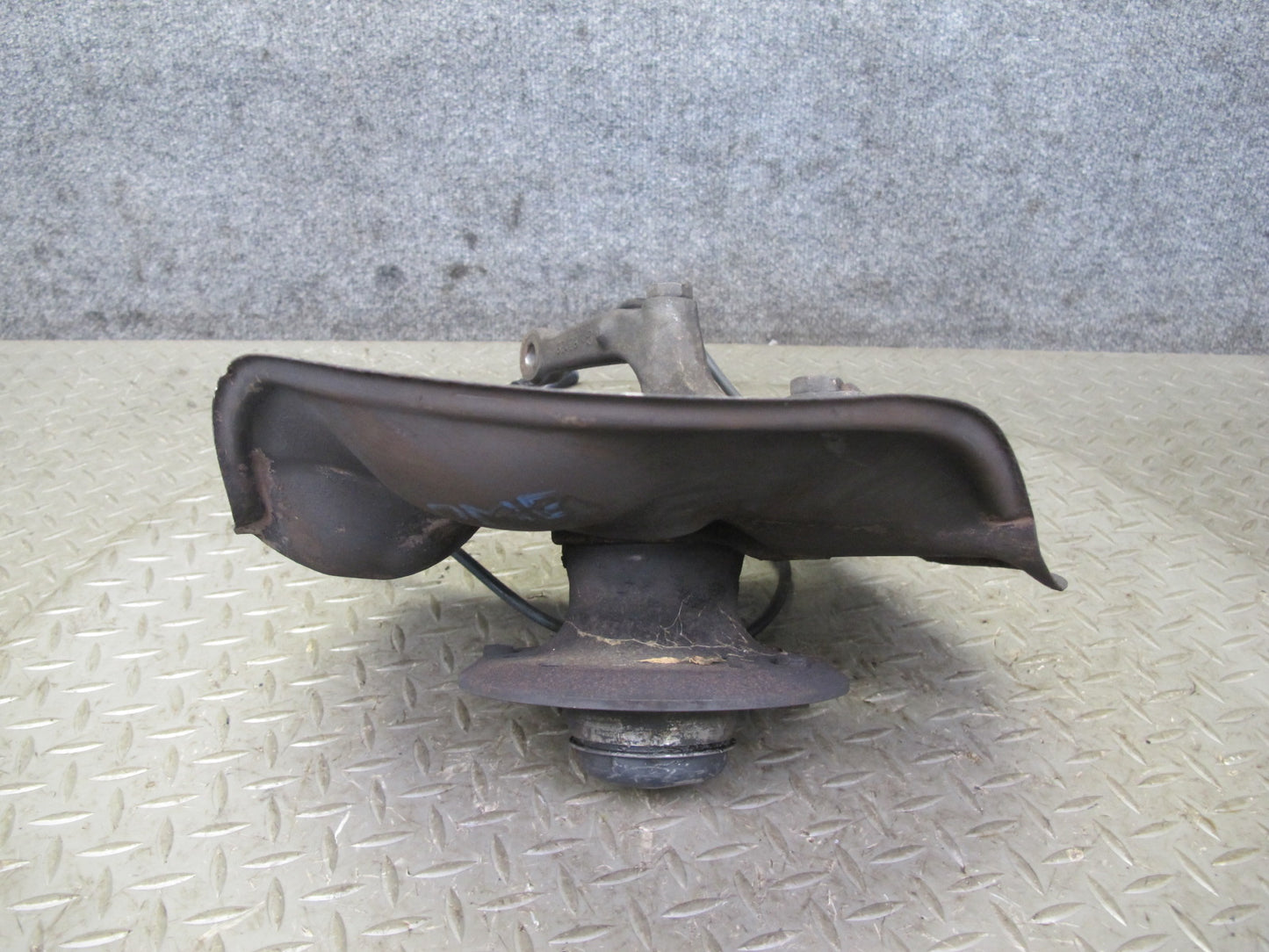 90-95 Mercedes W124 300D Front Left Spindle Knuckle Wheel Hub W/ ABS Sensor OEM