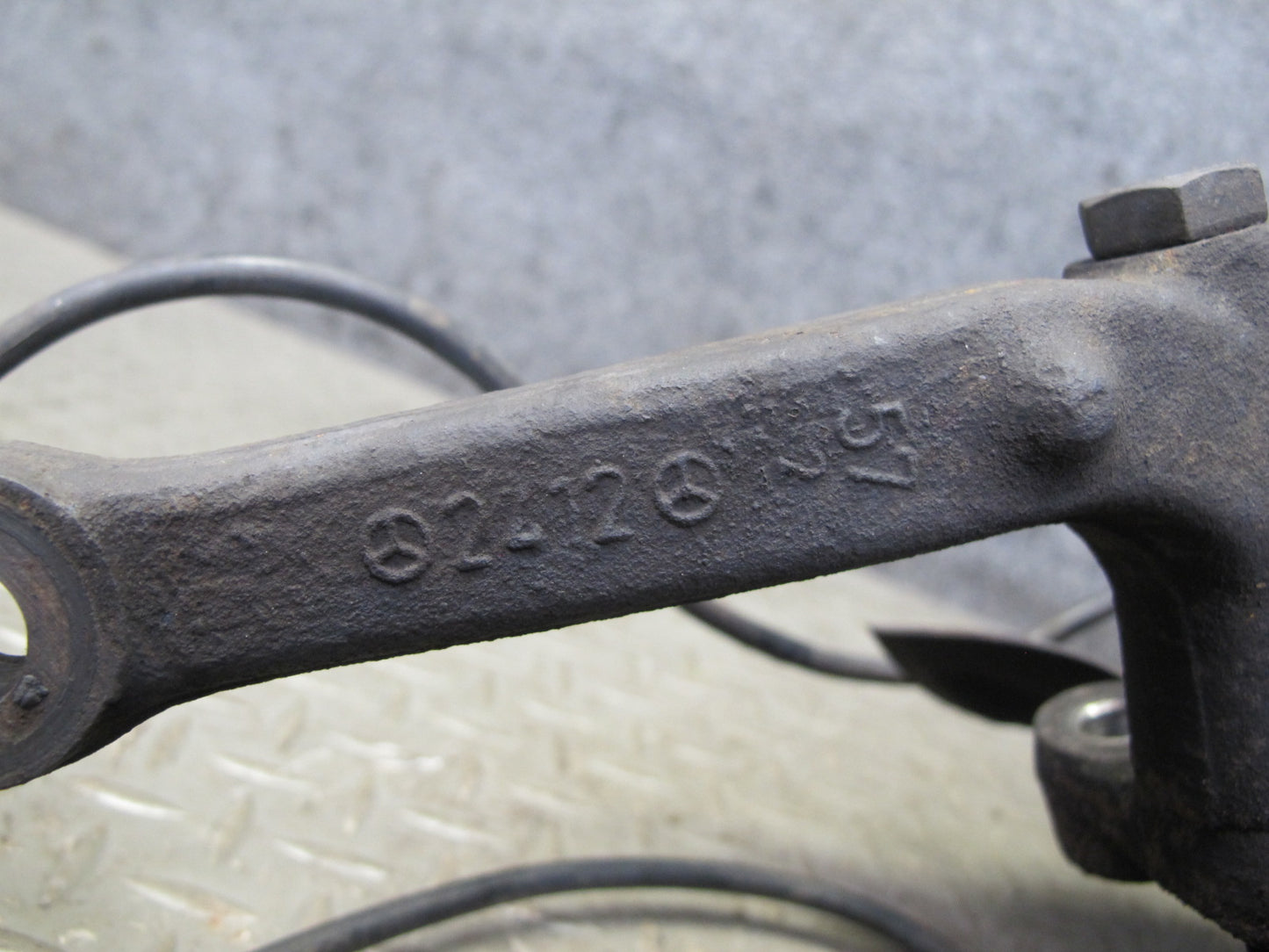 90-95 Mercedes W124 300D Front Left Spindle Knuckle Wheel Hub W/ ABS Sensor OEM