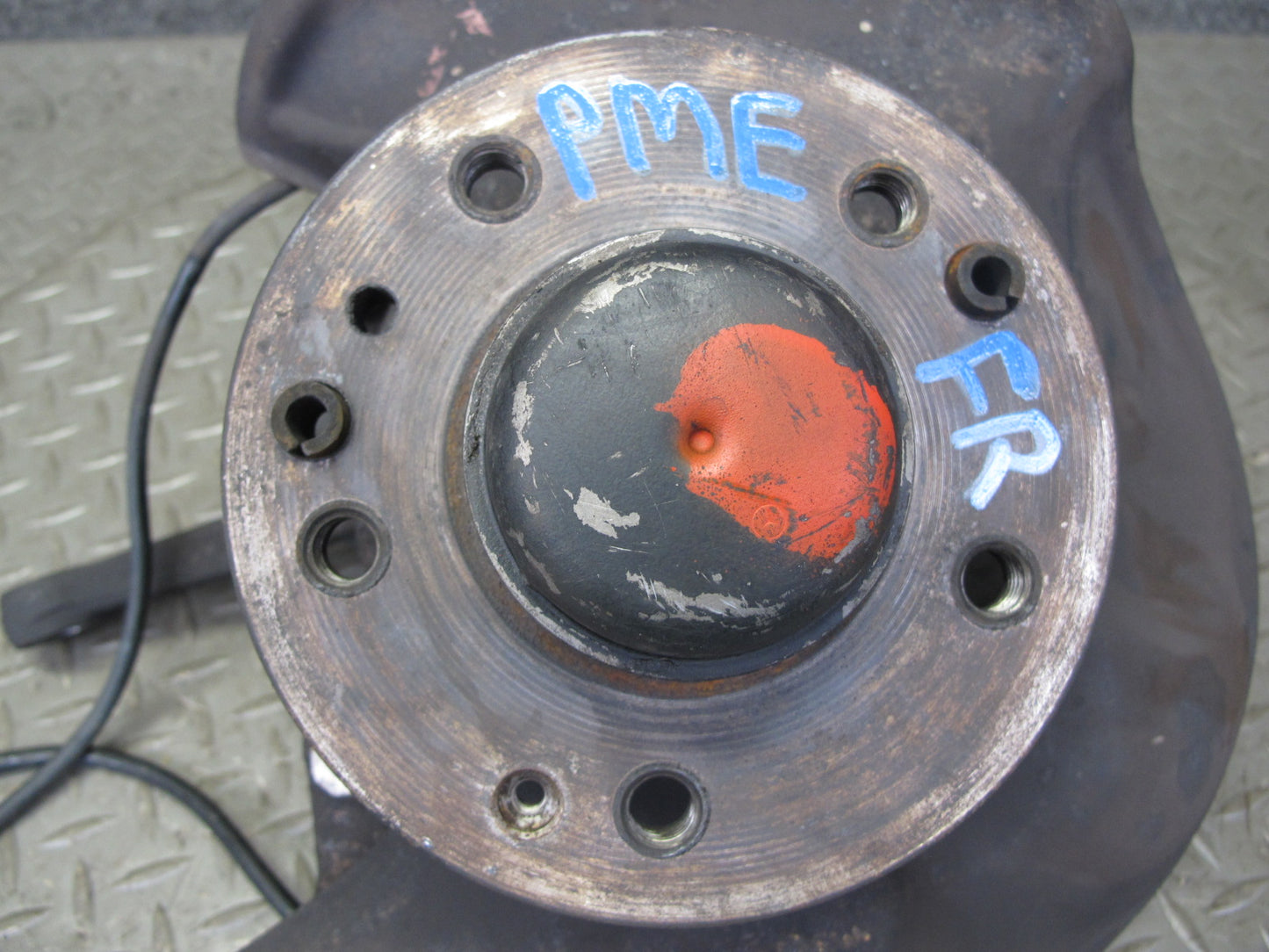 90-95 Mercedes W124 300D Front Right Spindle Knuckle Wheel Hub W/ ABS Sensor OEM