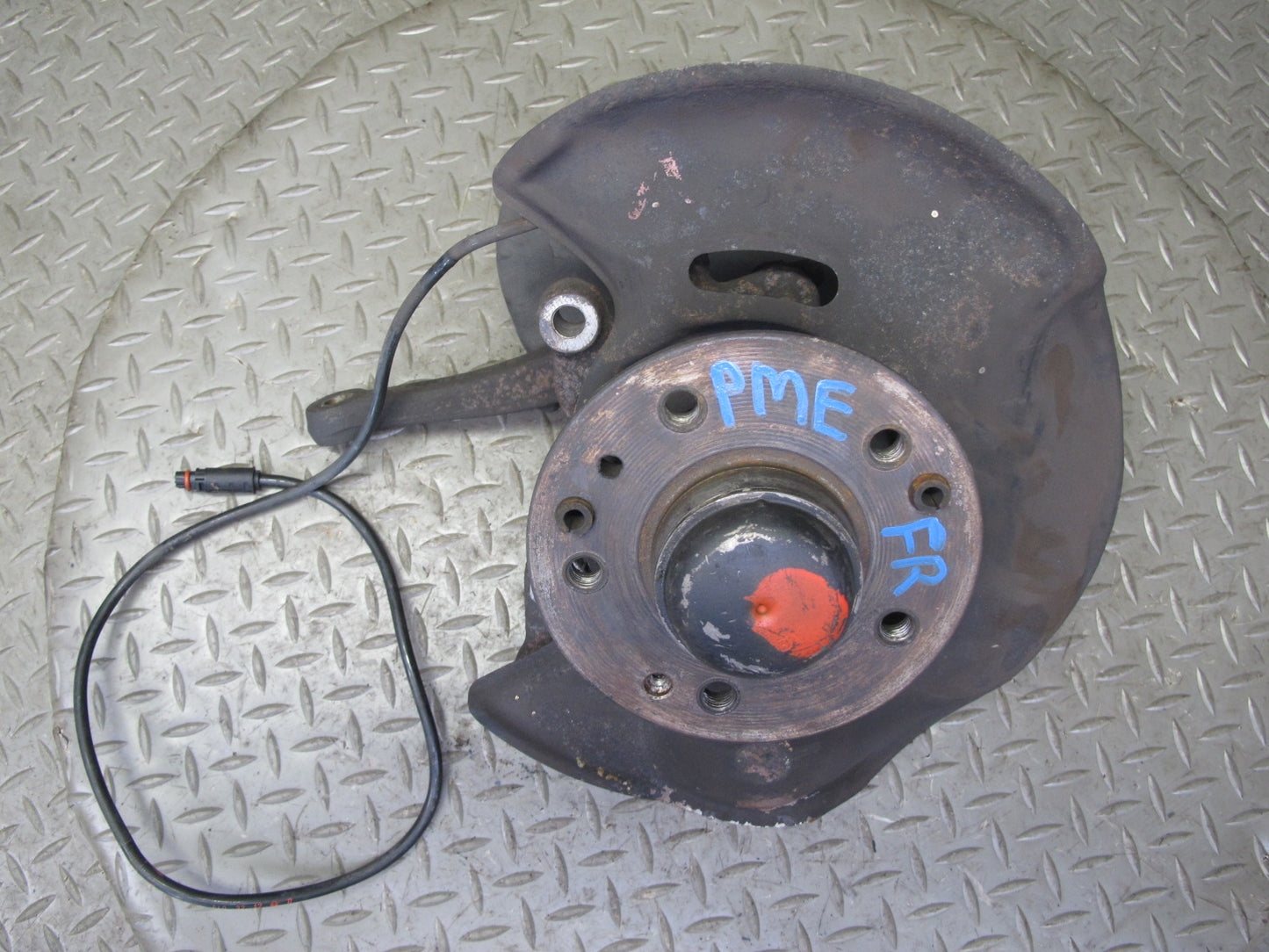 90-95 Mercedes W124 300D Front Right Spindle Knuckle Wheel Hub W/ ABS Sensor OEM