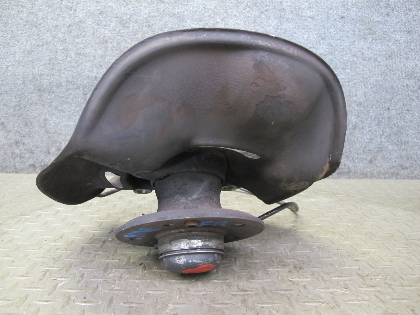 90-95 Mercedes W124 300D Front Right Spindle Knuckle Wheel Hub W/ ABS Sensor OEM