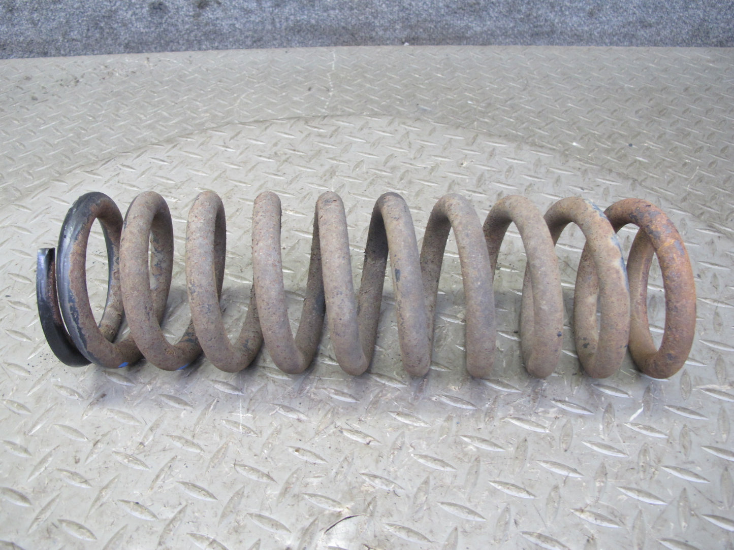 90-95 Mercedes W124 300D Rear Left & Right Suspension Coil Spring Set OEM