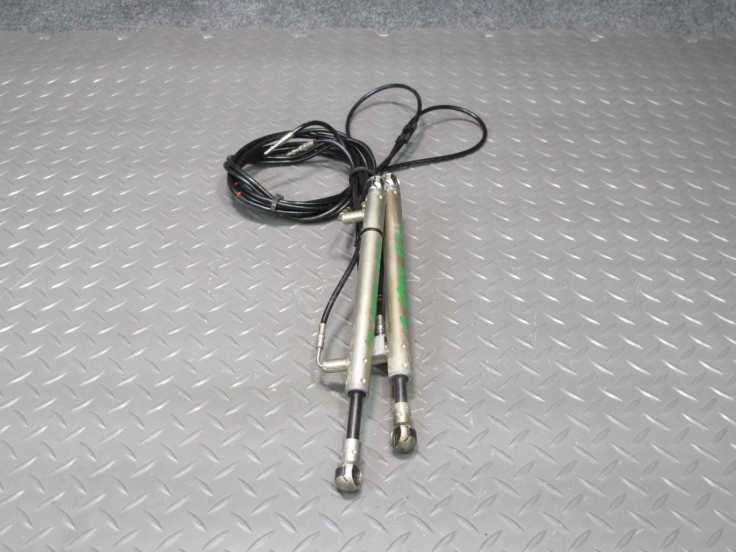 2001-2006 BMW E46 Convertible TOP Roof Hydraulic Shock Cylinder Hose Line Set