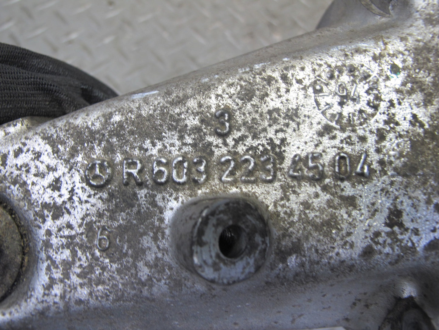 93-95 Mercedes W124 300D OM606.910 Engine Left & Right Motor Mount Set OEM