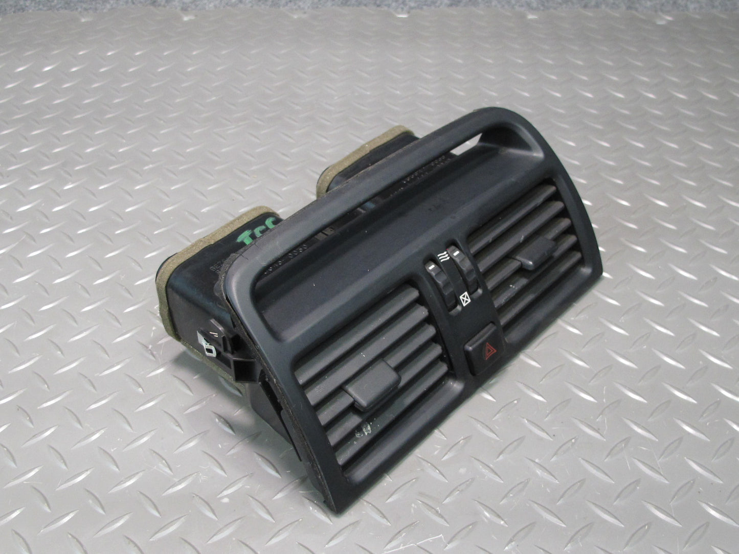 95-97 Toyota Celsior Dash Front Left Center Right A/C Air Vent Set OEM