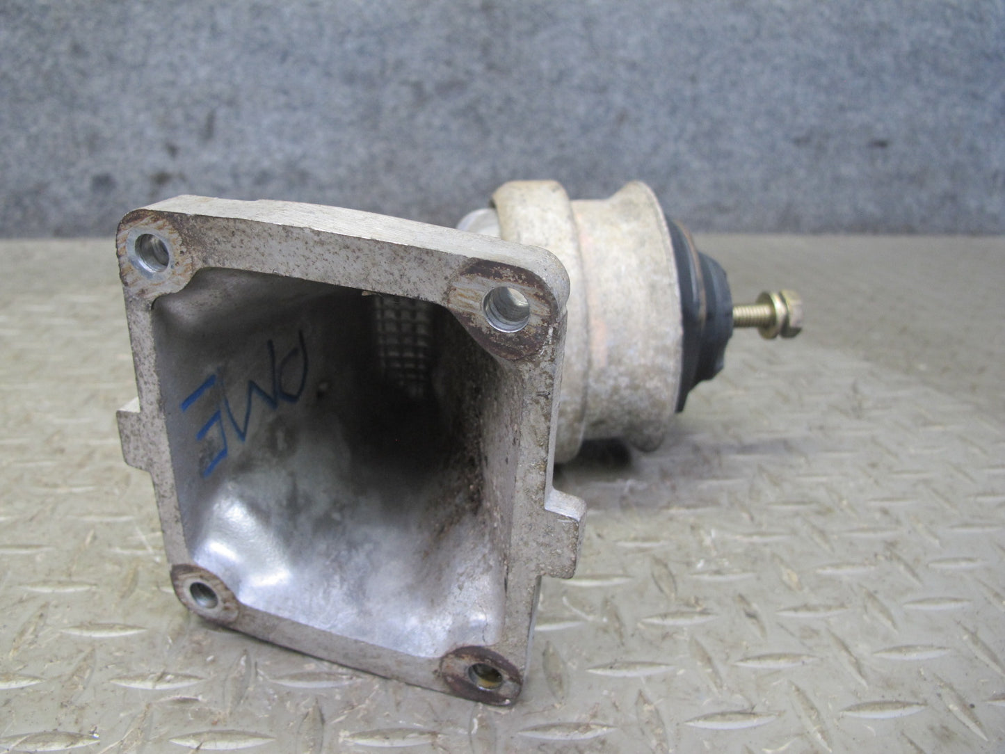 93-95 Mercedes W124 300D OM606.910 Engine Left & Right Motor Mount Set OEM