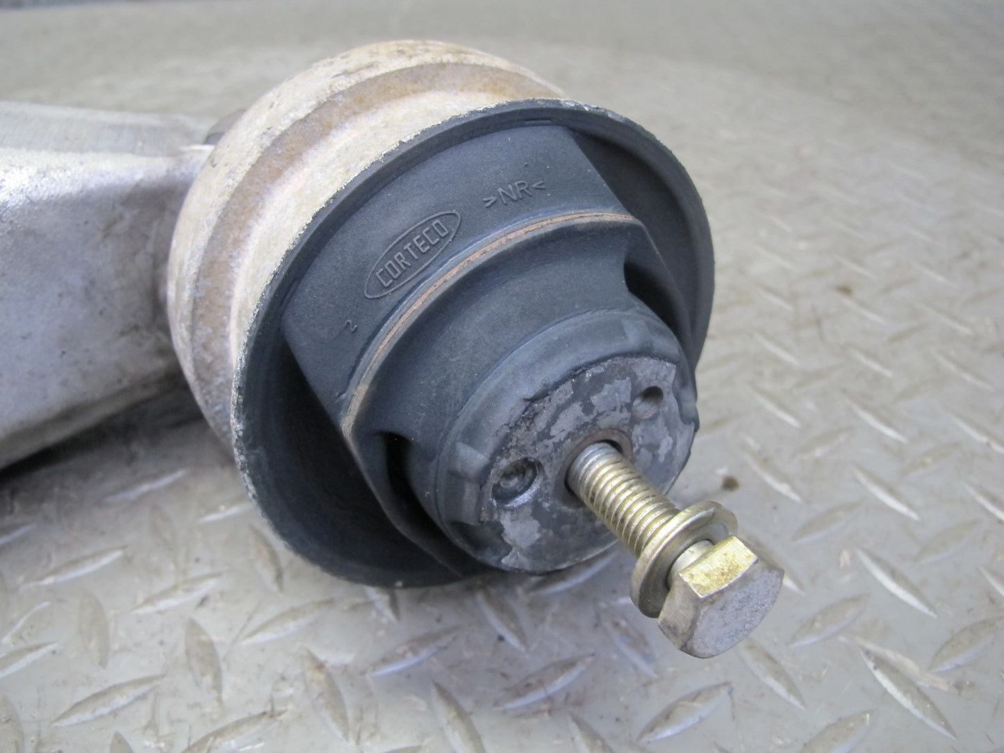 93-95 Mercedes W124 300D OM606.910 Engine Left & Right Motor Mount Set OEM