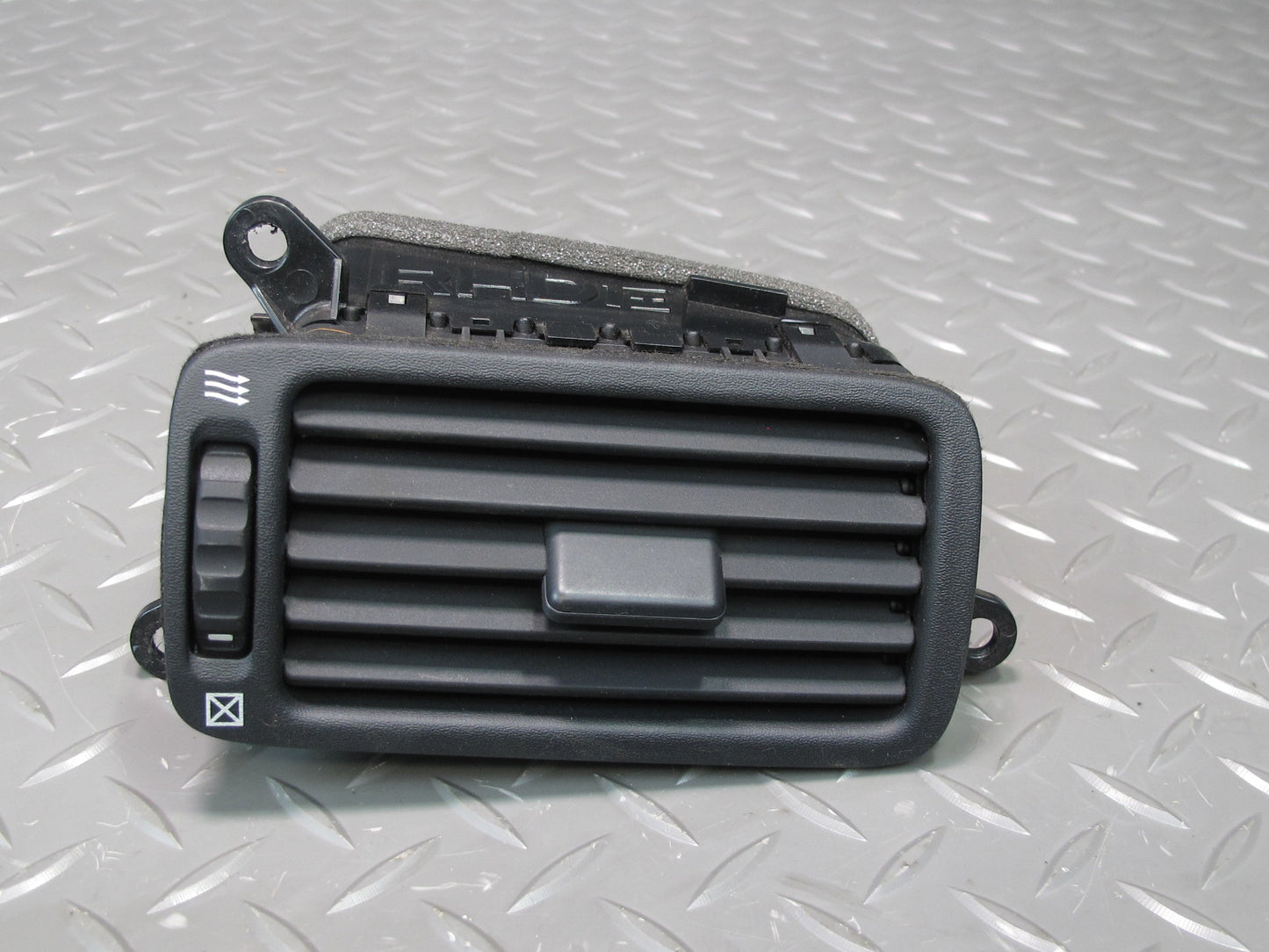 95-97 Toyota Celsior Dash Front Left Center Right A/C Air Vent Set OEM