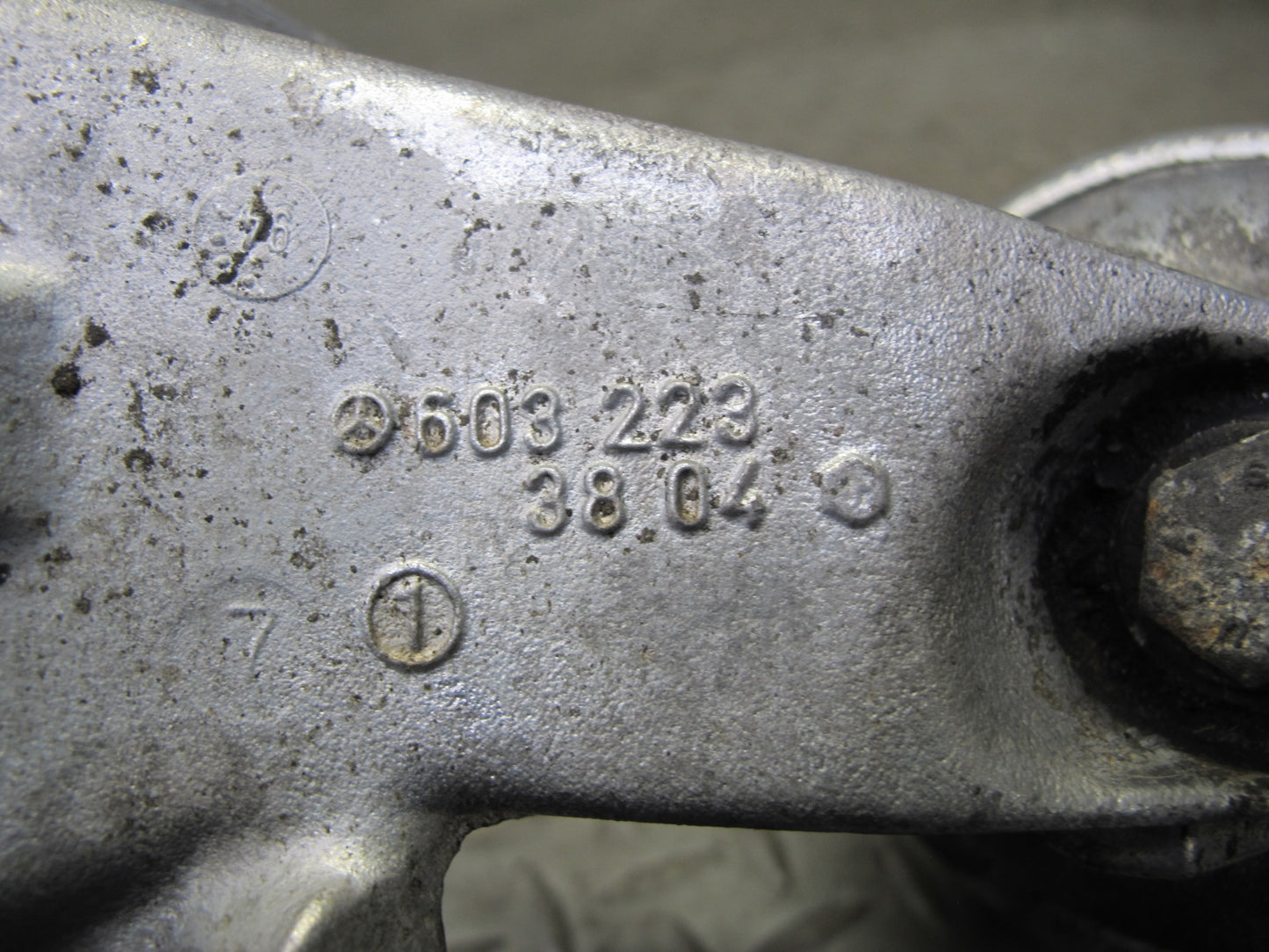 93-95 Mercedes W124 300D OM606.910 Engine Left & Right Motor Mount Set OEM