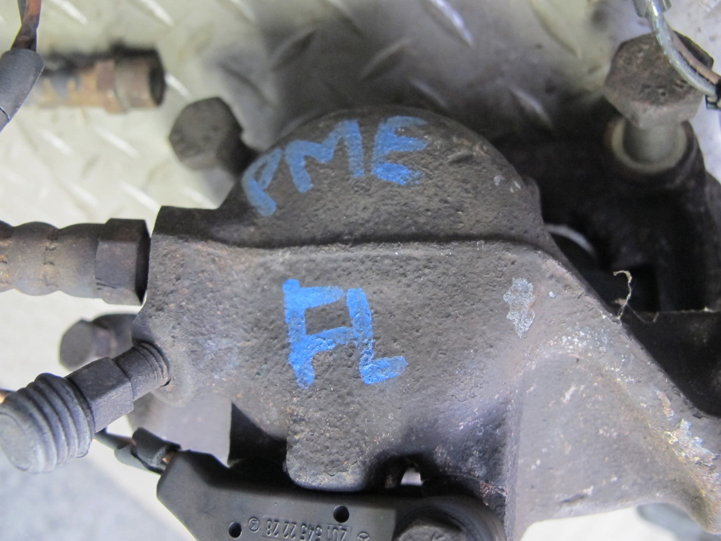 90-95 Mercedes W124 300D Set of 2 Front Right & Left Brake Caliper OEM