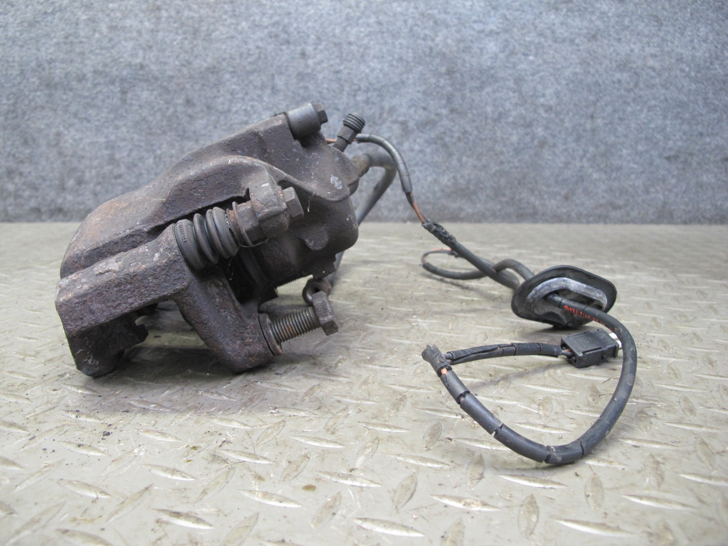 90-95 Mercedes W124 300D Set of 2 Front Right & Left Brake Caliper OEM