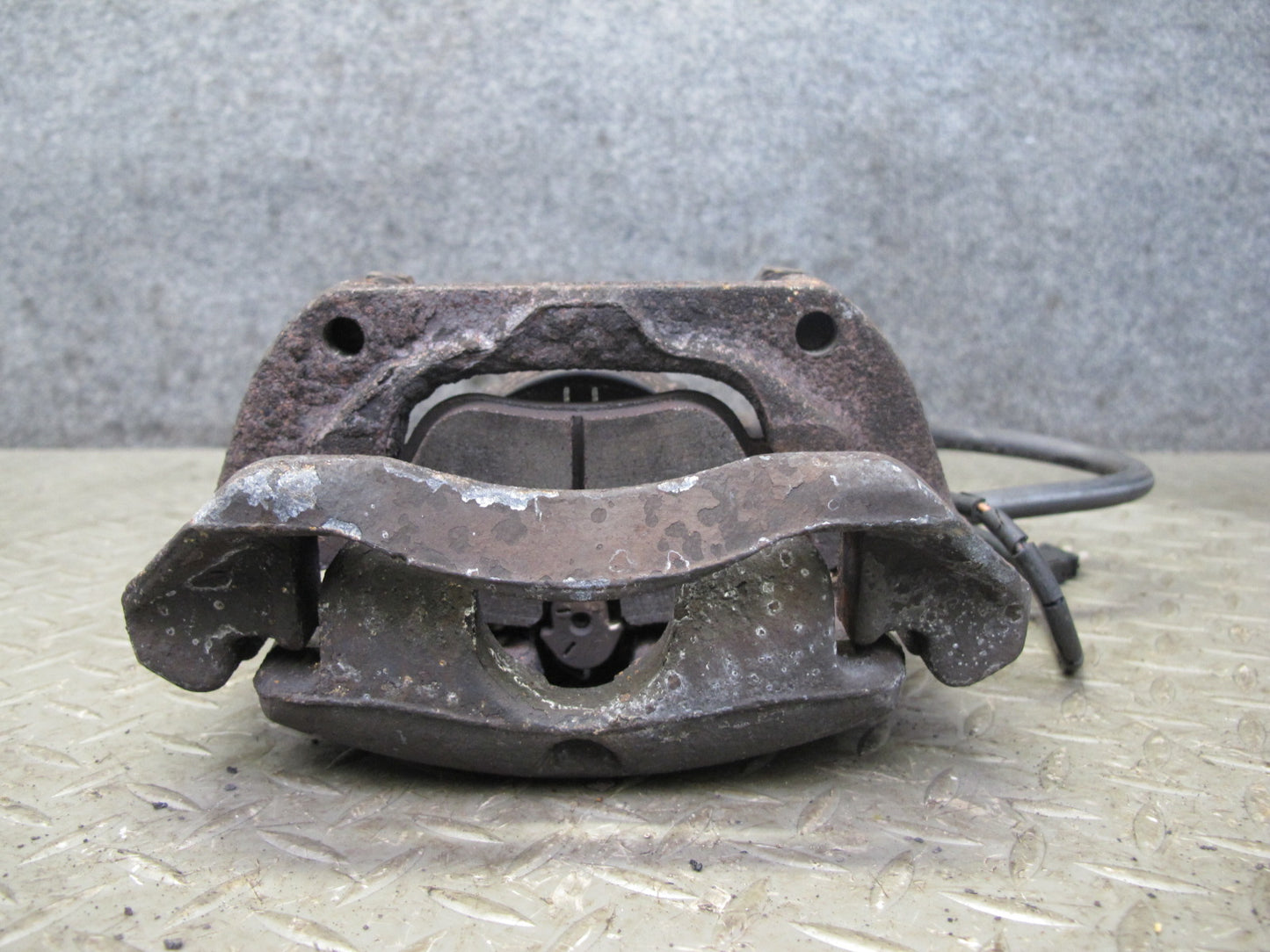 90-95 Mercedes W124 300D Set of 2 Front Right & Left Brake Caliper OEM