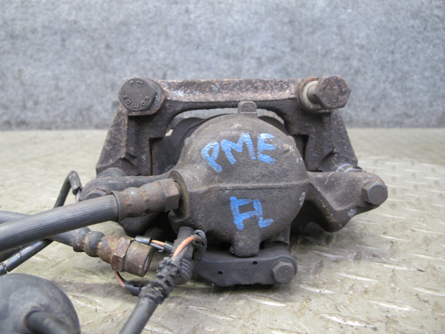 90-95 Mercedes W124 300D Set of 2 Front Right & Left Brake Caliper OEM