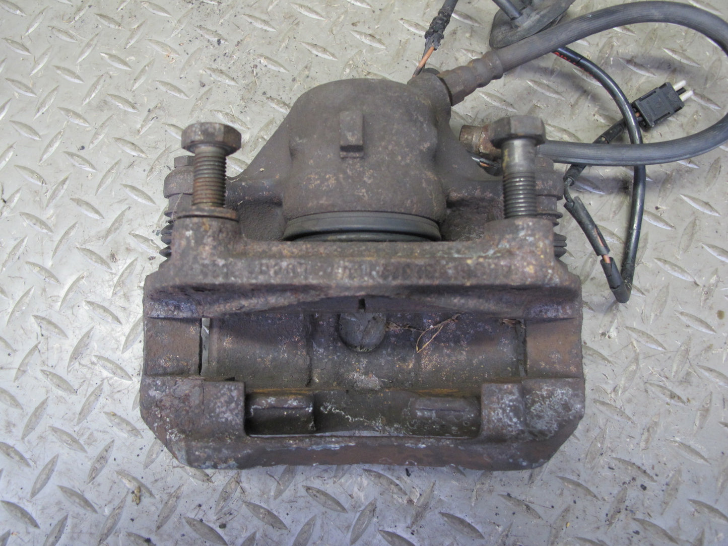 90-95 Mercedes W124 300D Set of 2 Front Right & Left Brake Caliper OEM