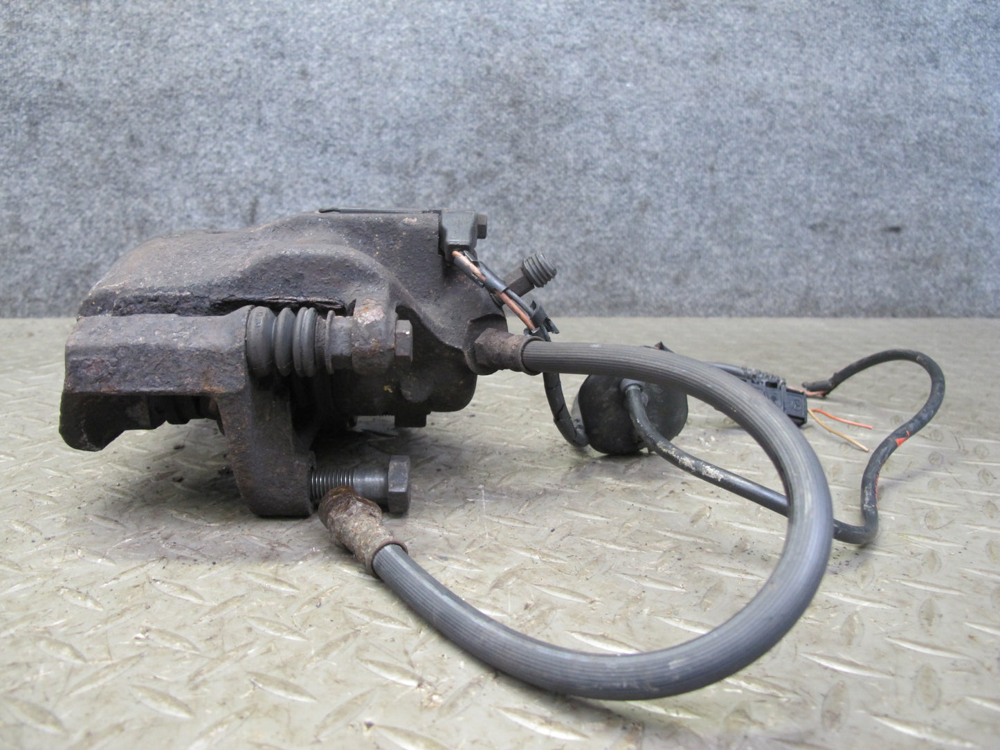 90-95 Mercedes W124 300D Set of 2 Front Right & Left Brake Caliper OEM