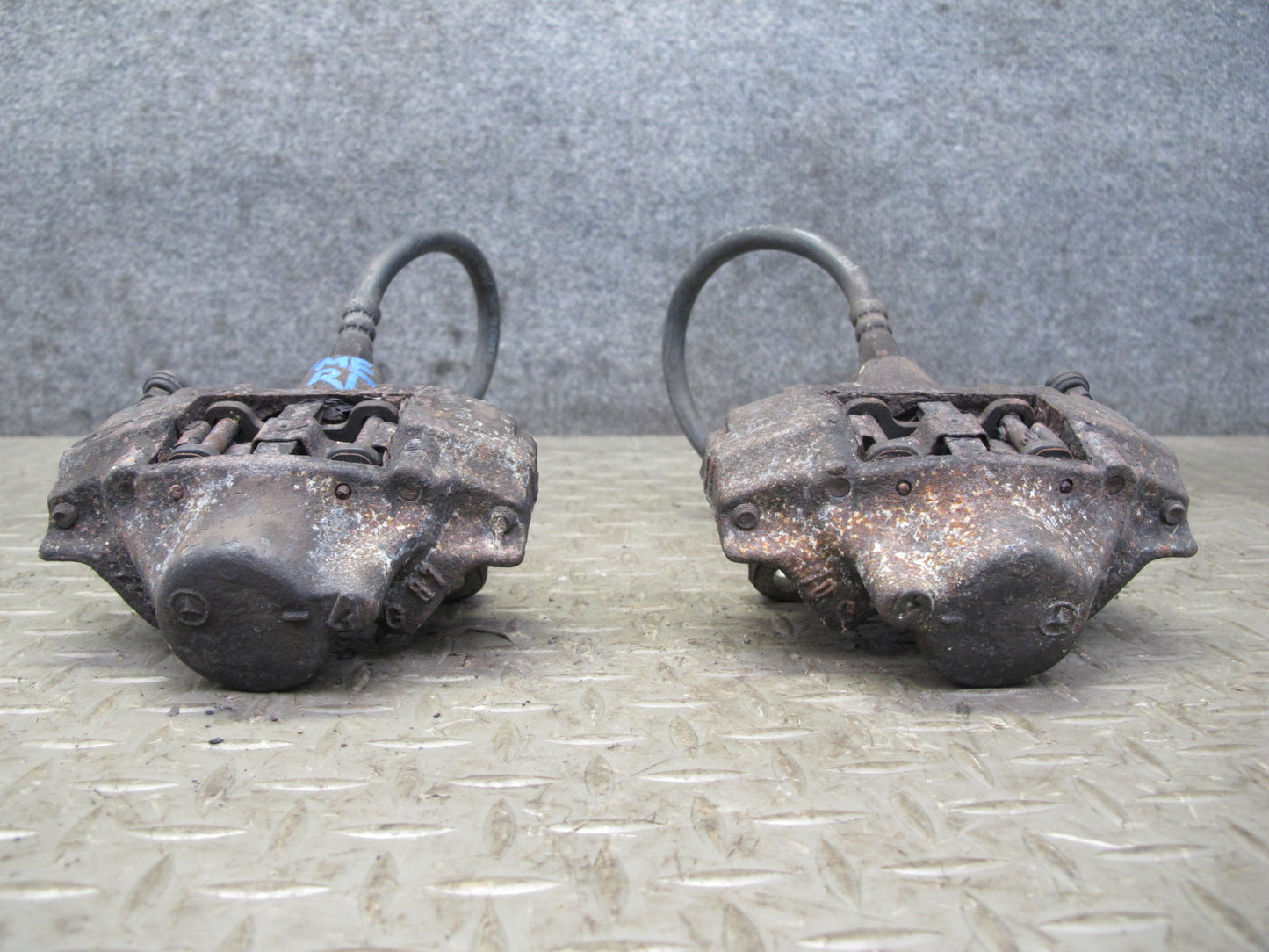 90-95 Mercedes W124 300D Rear Right & Left Brake Caliper Set OEM