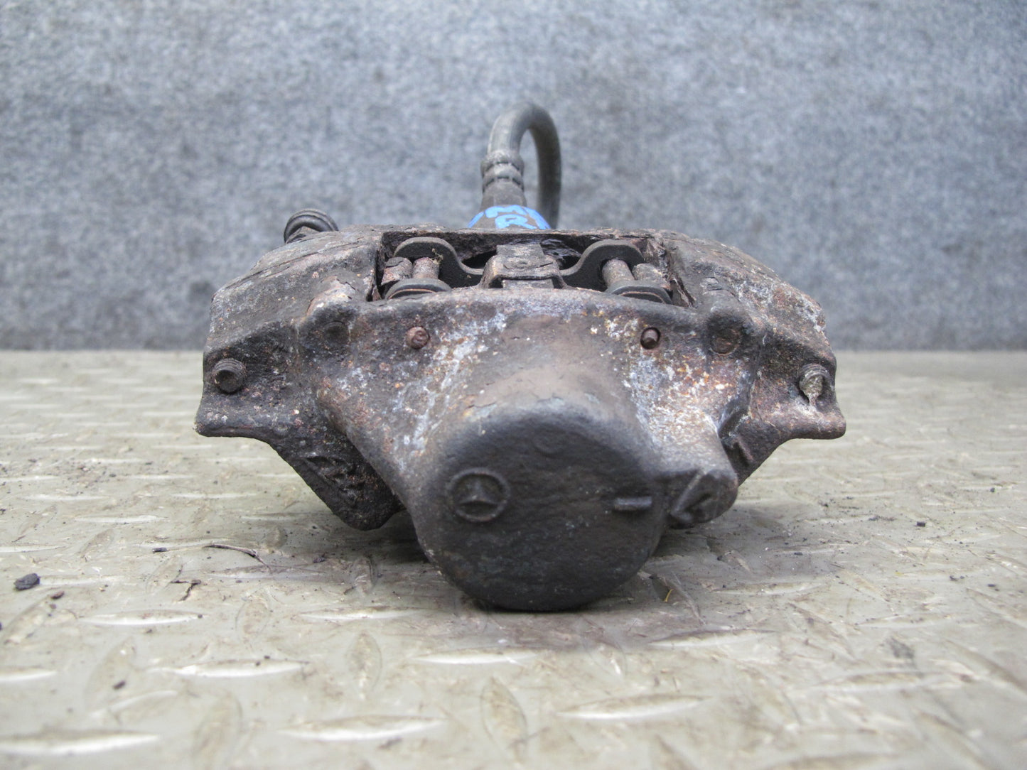 90-95 Mercedes W124 300D Rear Right & Left Brake Caliper Set OEM