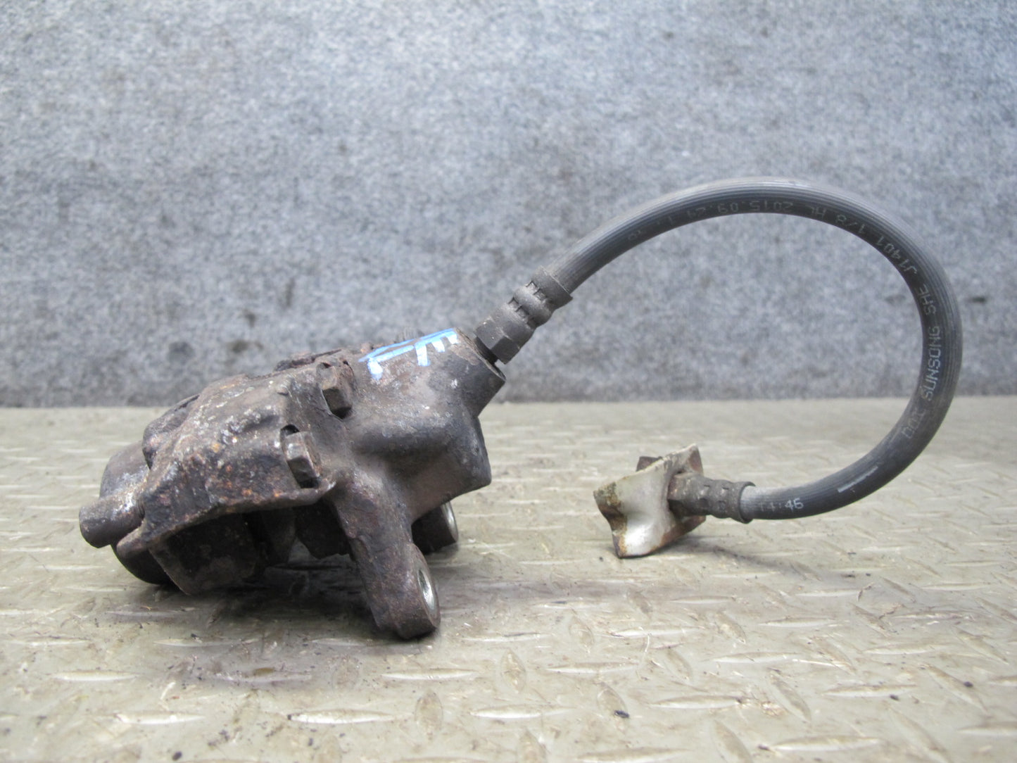 90-95 Mercedes W124 300D Rear Right & Left Brake Caliper Set OEM