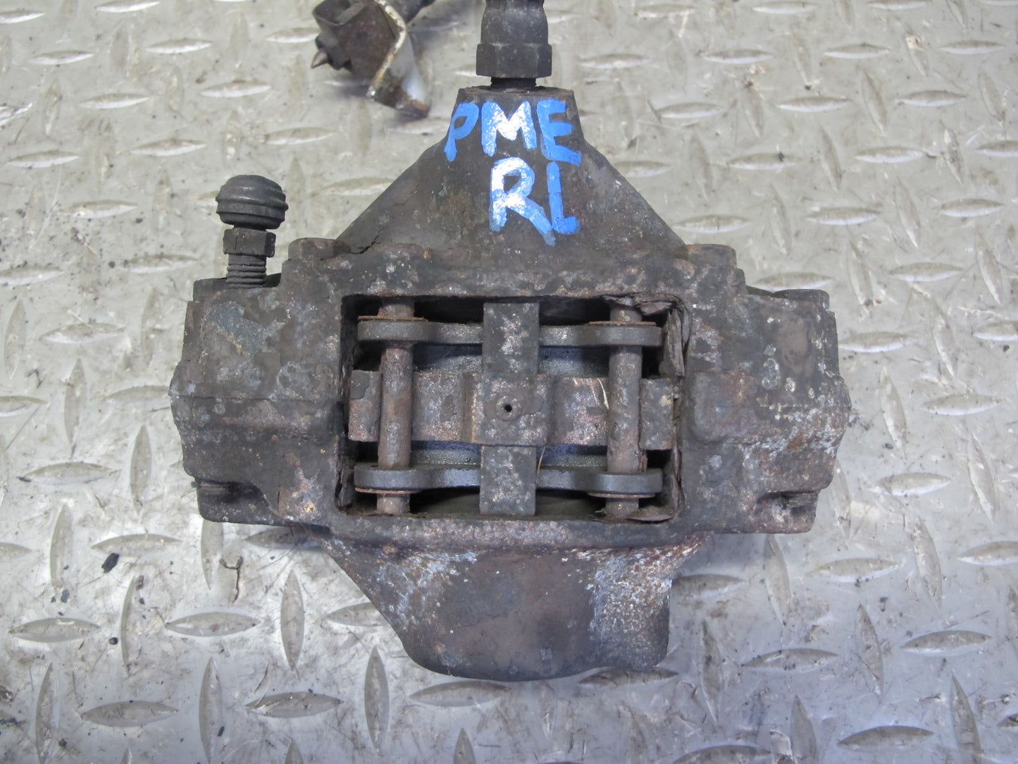 90-95 Mercedes W124 300D Rear Right & Left Brake Caliper Set OEM