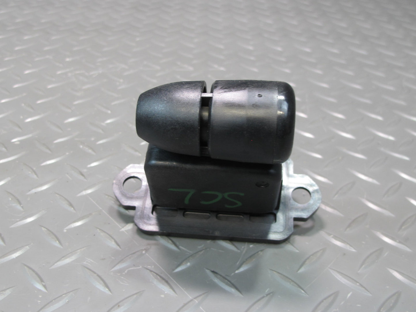 98-00 Lexus LS400 SC400 SC300 Mass Air Flow Meter MAF Sensor 22204-20010 OEM