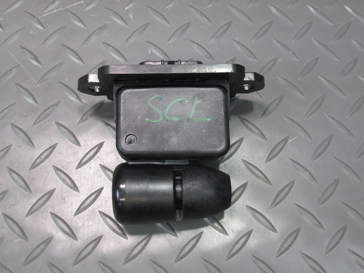98-00 Lexus LS400 SC400 SC300 Mass Air Flow Meter MAF Sensor 22204-20010 OEM