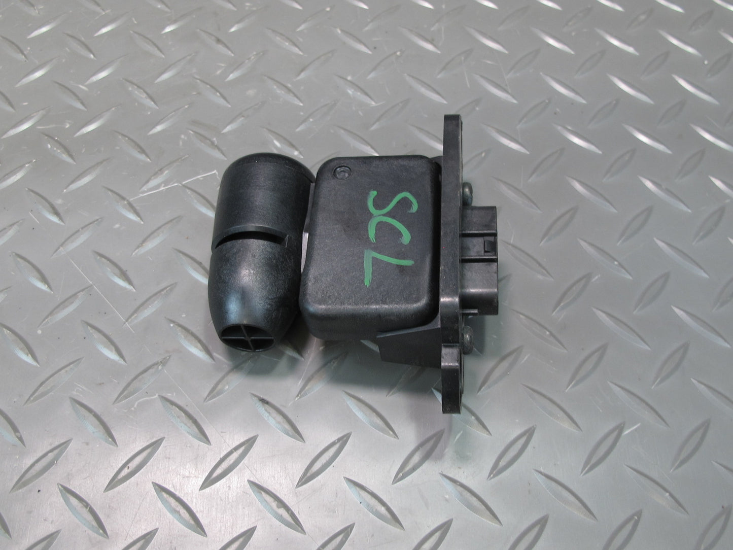 98-00 Lexus LS400 SC400 SC300 Mass Air Flow Meter MAF Sensor 22204-20010 OEM