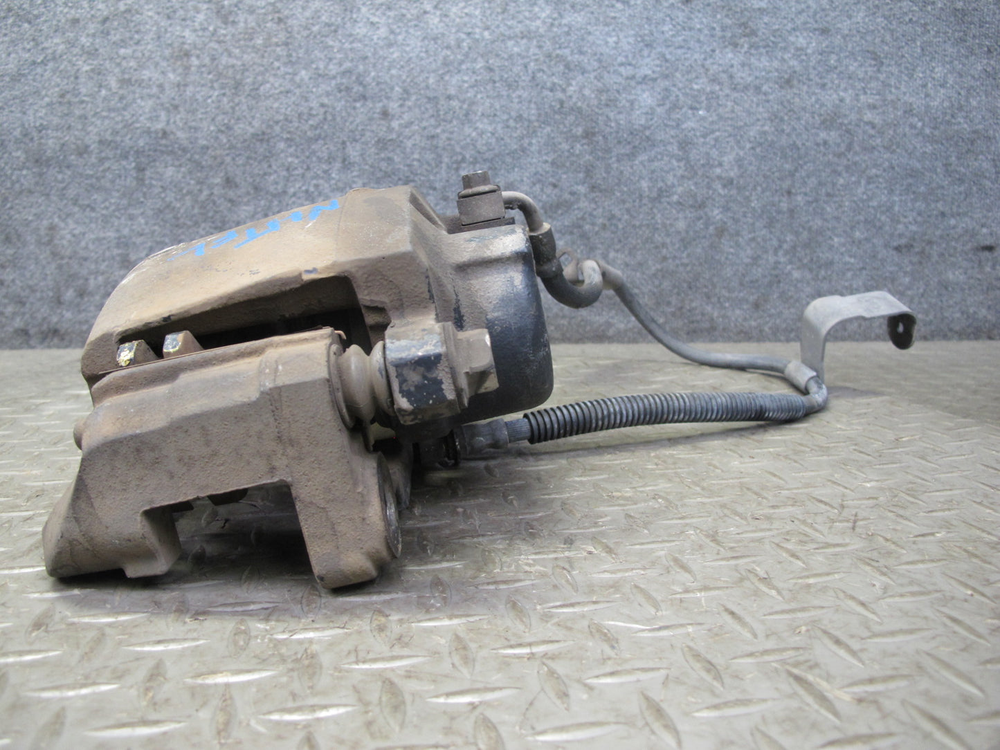 2003-2009 Hummer H2 AWD Front Left & Right Brake Caliper Set of 2