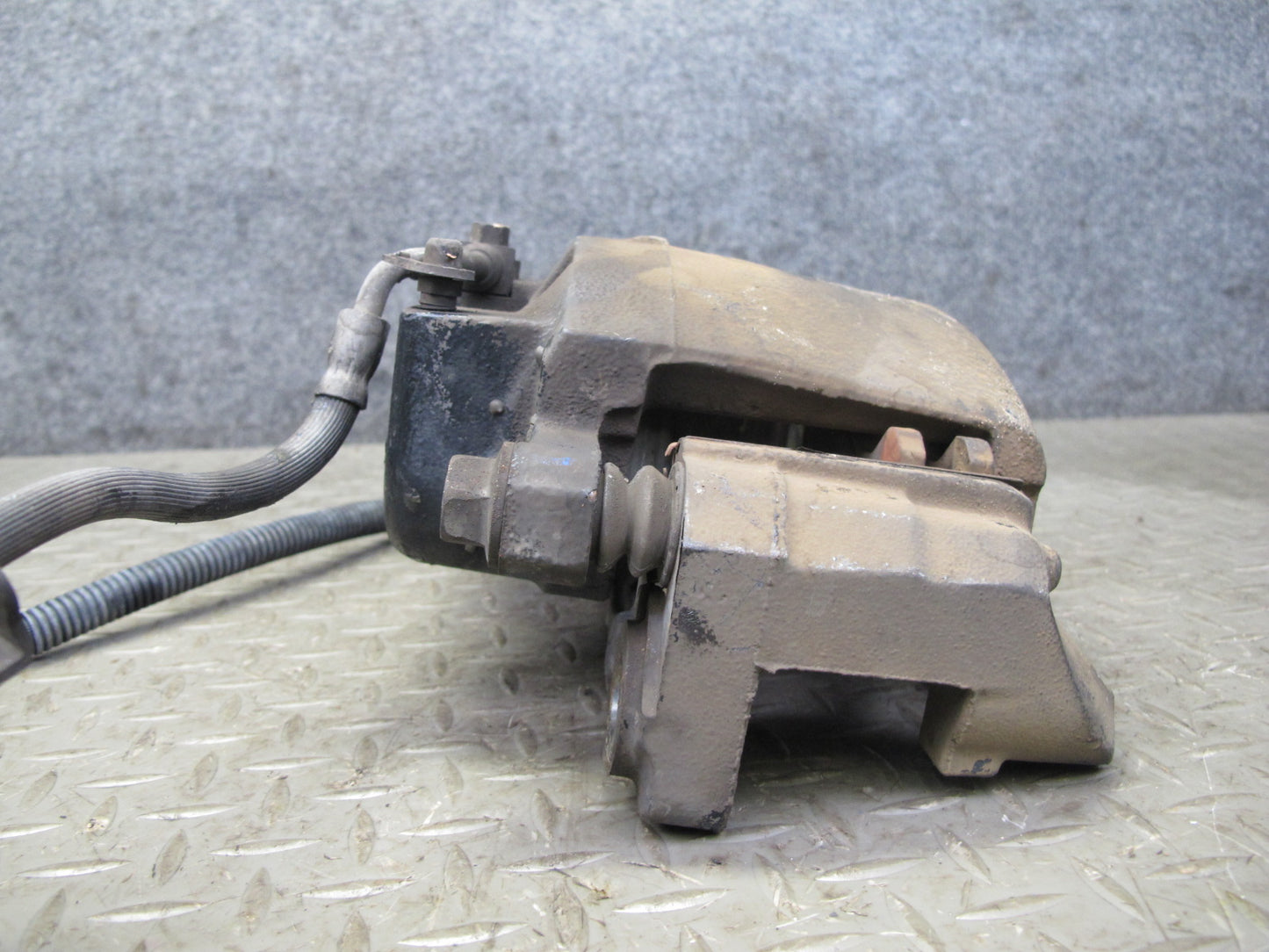 2003-2009 Hummer H2 AWD Front Left & Right Brake Caliper Set of 2