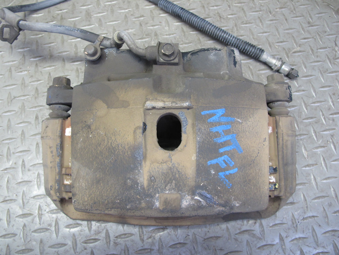 2003-2009 Hummer H2 AWD Front Left & Right Brake Caliper Set of 2